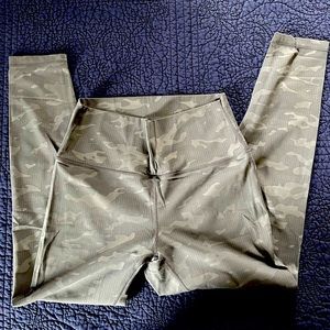 Zyia Luxe battleship gray camo